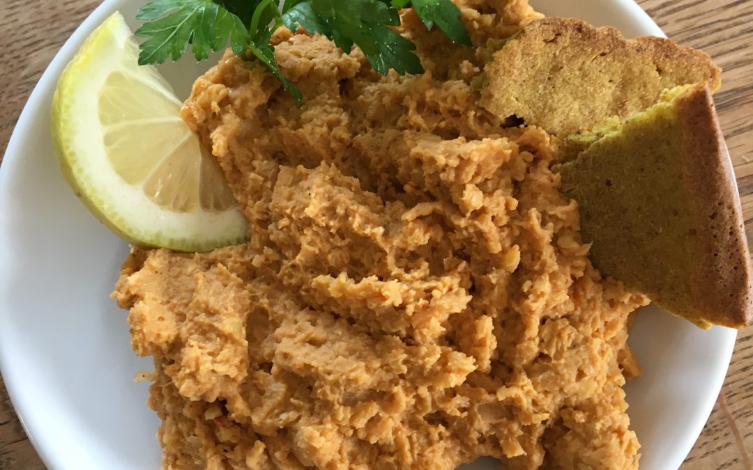 Hummus mit leckeren Basenkräcker