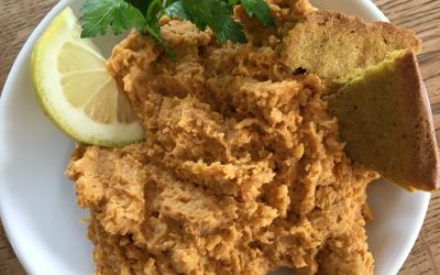 Hummus mit leckeren Basenkräcker
