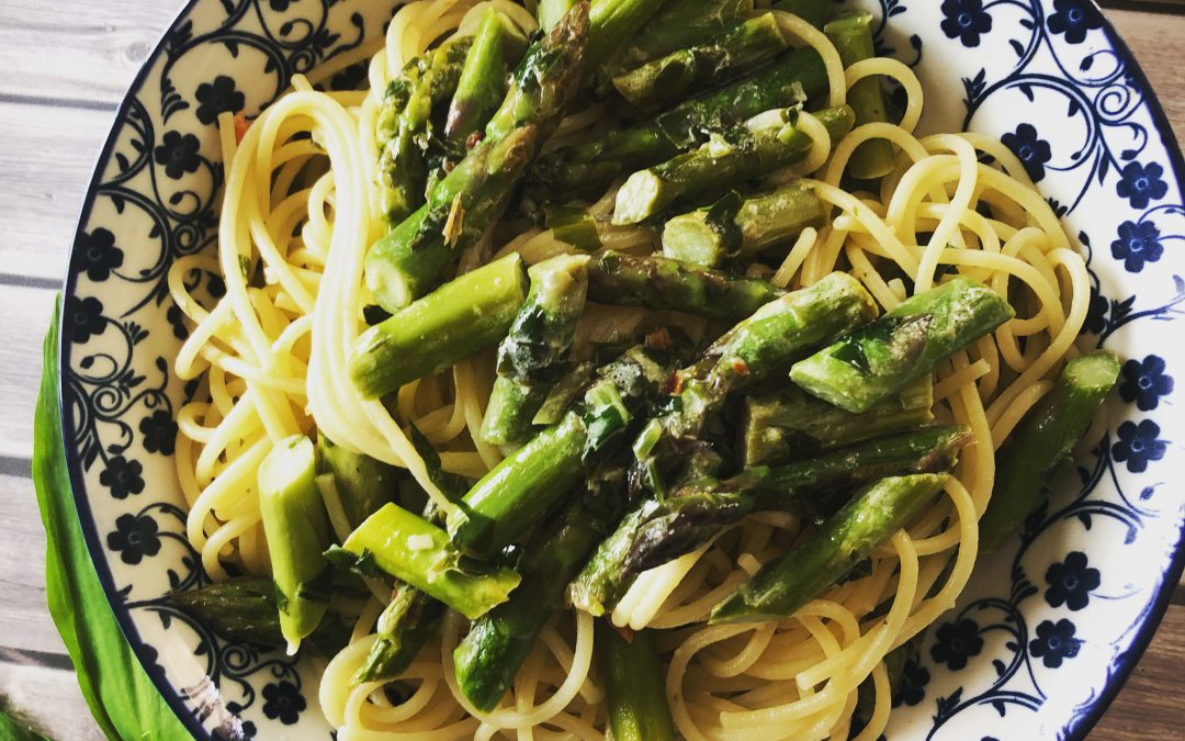 Pasta mit grünem Spargel