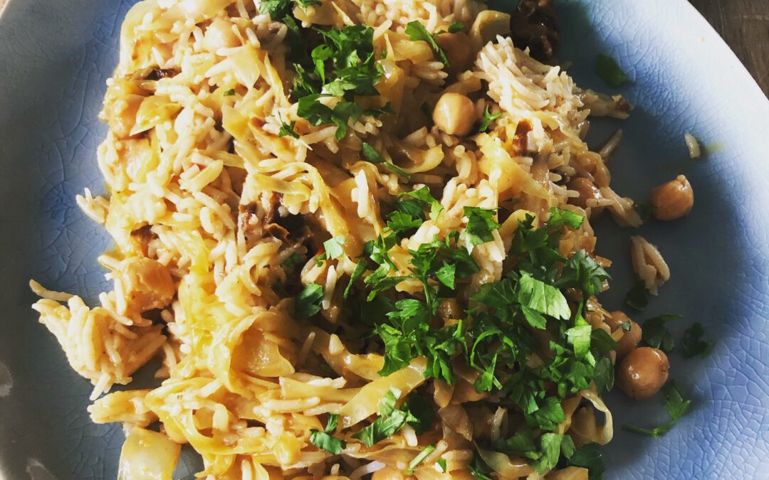 Spitzkohl-Kichererbsen-Pfanne mit Kokosmilch